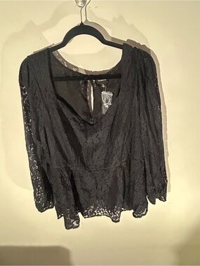 torrid size 3 Black Lace V-Neck Peplum Blouse NWT